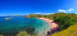 Destinasi pantai Indonesia yang indah dan jarang dikunjungi